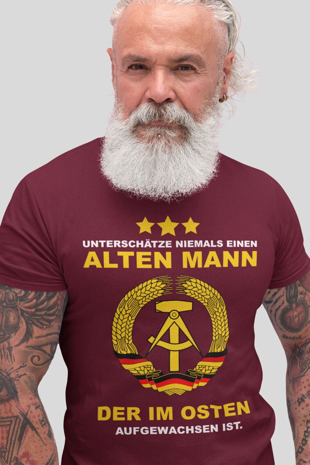 Herren Shirt Unterschätze niemals einen Alten Mann der im Osten aufgewaschen ist