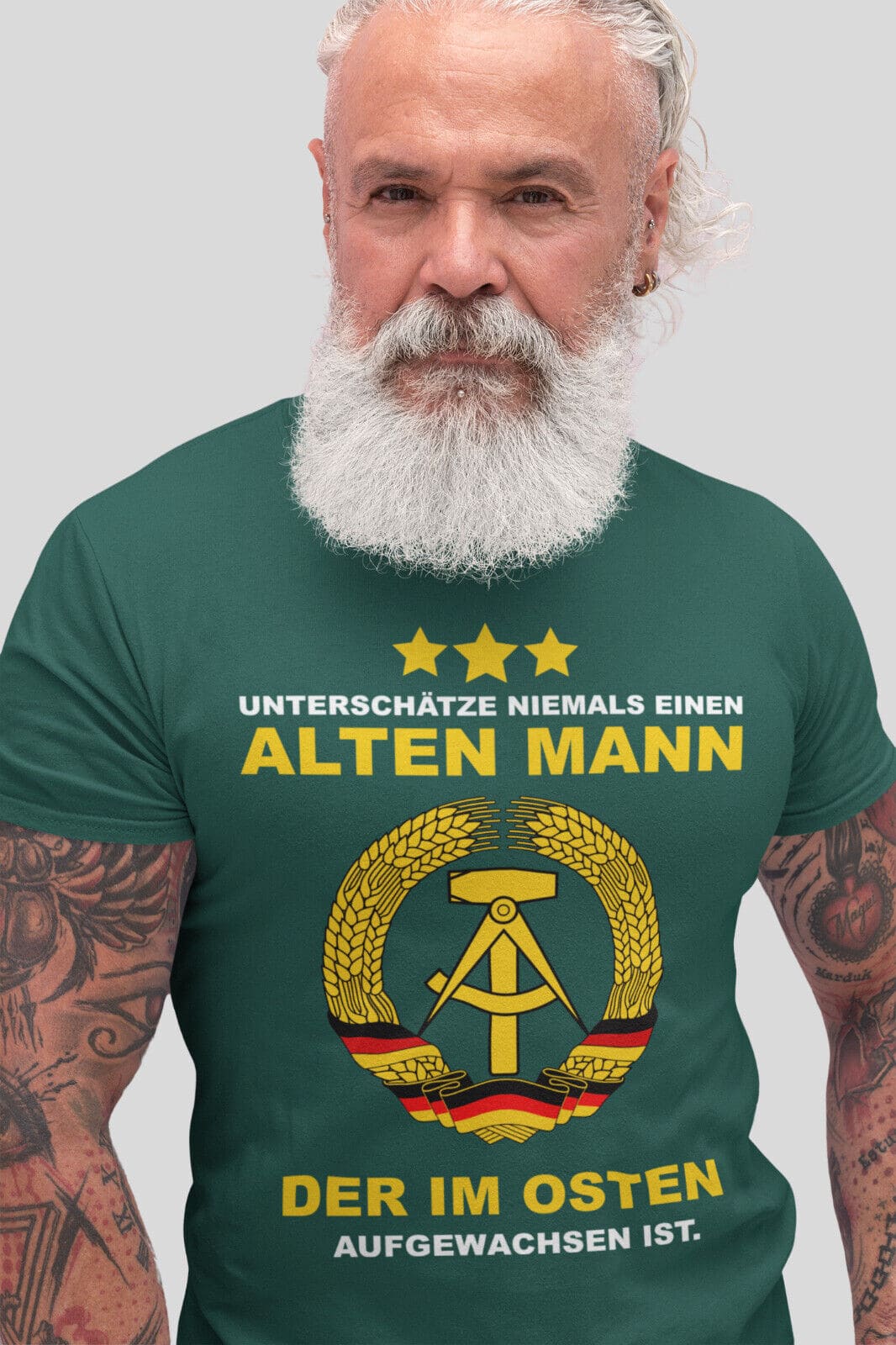 Herren Shirt Unterschätze niemals einen Alten Mann der im Osten aufgewaschen ist