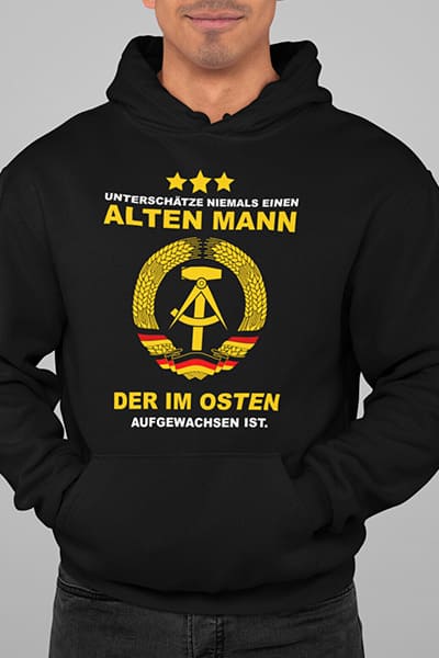 Herren Hoodie Unterschätze niemals einen Alten Mann der im Osten aufgewaschen ist Front Print