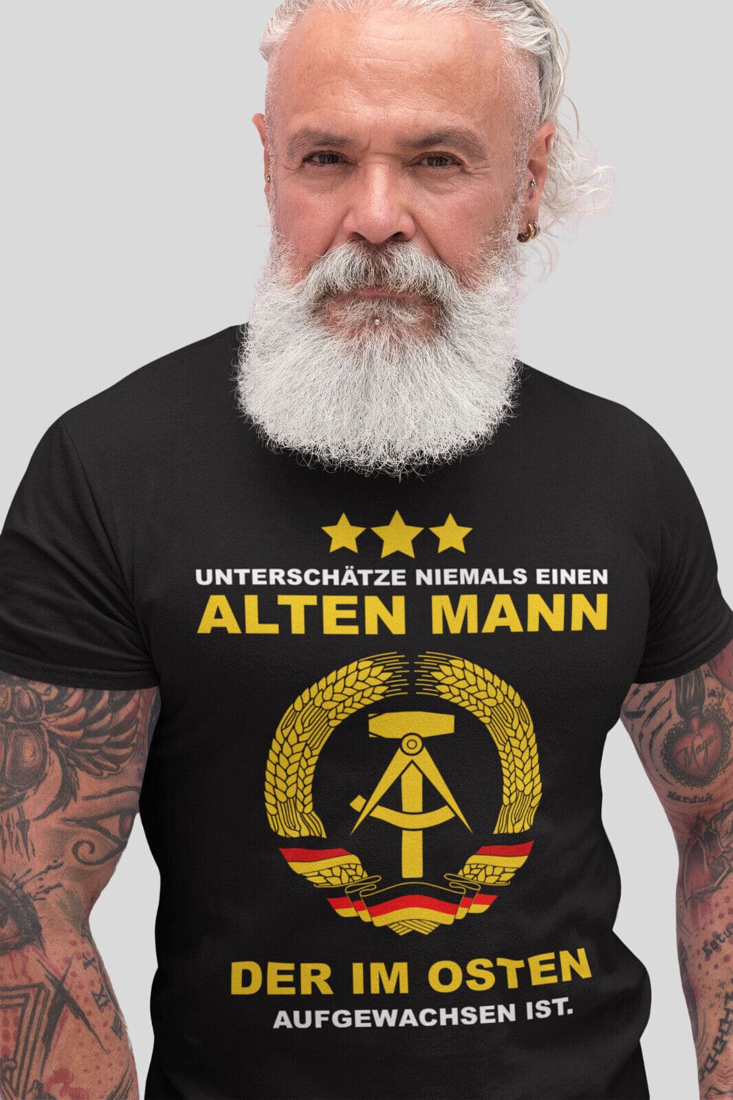 Herren Shirt Unterschätze niemals einen Alten Mann der im Osten aufgewaschen ist